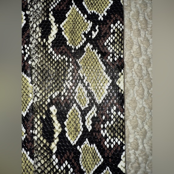 COMMANDO  Perfect Control Leggings snake print SIZE: MEDIUM - Picture 6 of 9